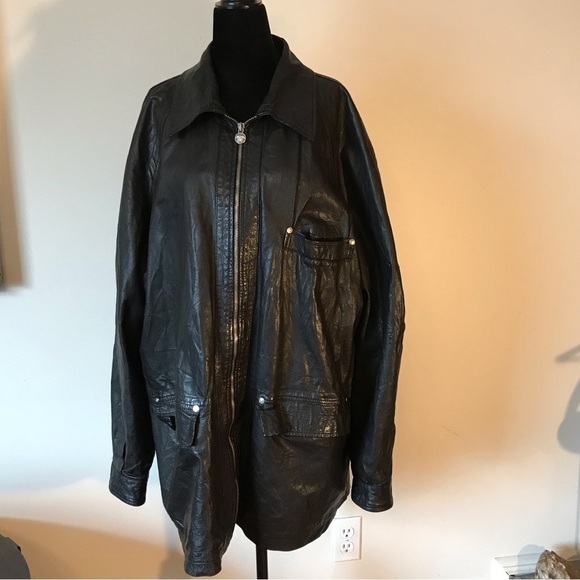 𝅺women’s black 2XL vintage Versace 3/4 length leather coat/ jacket. - Picture 2 of 12